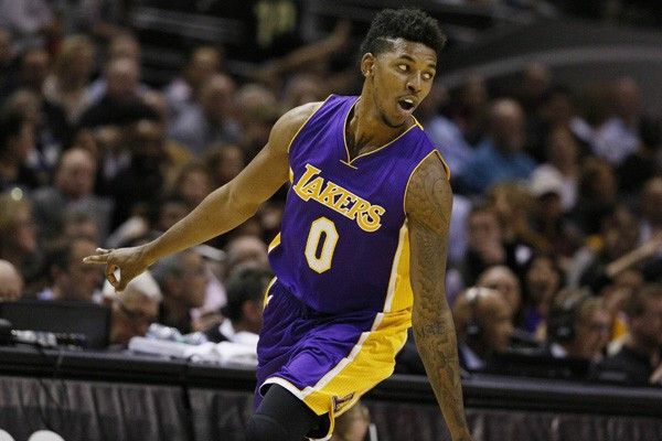 后换上防守 后换上防守